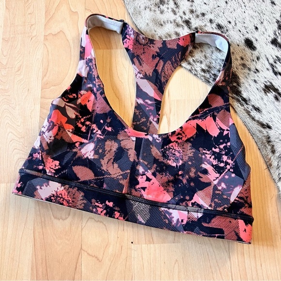 LULULEMON Red Break Free Bra Nulux Sports Bra Size‎ 6 - Picture 1 of 6